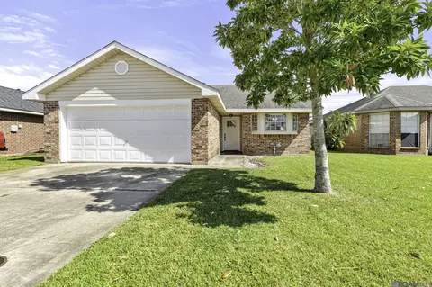 2414 N Sugar Ridge Rd, Laplace, LA 70068