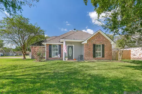 30575 E Trace Dr, Walker, LA 70785