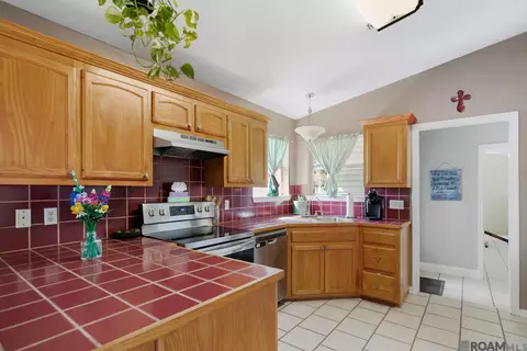 Kitchen - 30575 E Trace Dr, Walker, LA 70785 photo 1 of 3