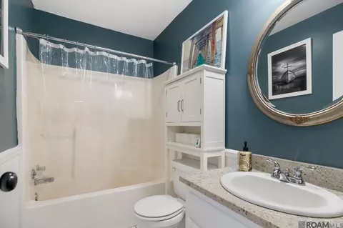 Bath - 30575 E Trace Dr, Walker, LA 70785 photo 1 of 2