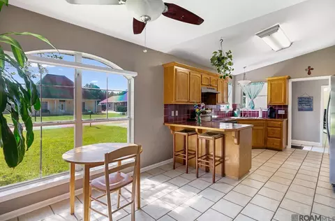 Kitchen - 30575 E Trace Dr, Walker, LA 70785 photo 3 of 3