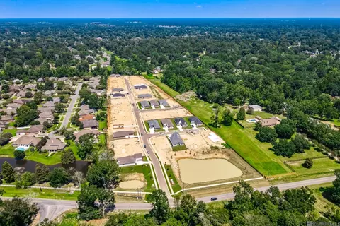 7036 Garden Hill Dr, Baton Rouge, LA 70817