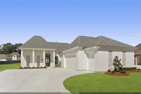 38158 Sweet Briar Dr, Prairieville, LA 70769