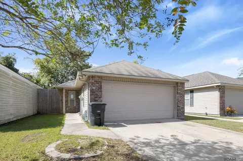 830 Sedona Pines Dr, Baton Rouge, LA 70816