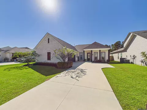 9630 S Creek Dr, Denham Springs, LA 70726