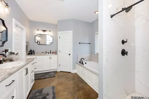 Bath - 23854 Monarch Pt, Springfield, LA 70462 photo 1 of 6