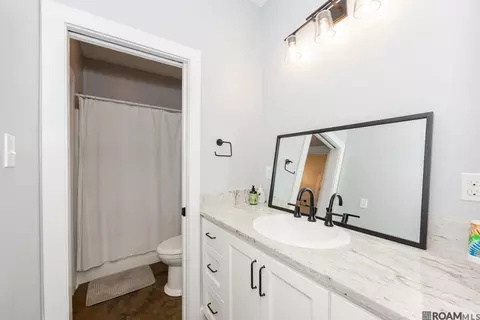 Bath - 23854 Monarch Pt, Springfield, LA 70462 photo 4 of 6