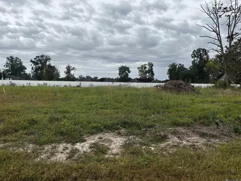 4 3 Courtney Rd # -D, Gonzales, LA 70737