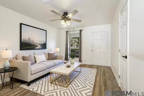 911 Hatchell Ln, Denham Springs, LA 70726