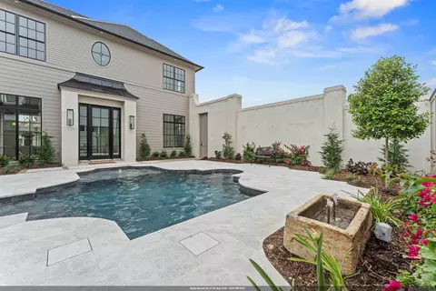 643 Adelia Ln, Baton Rouge, LA 70806