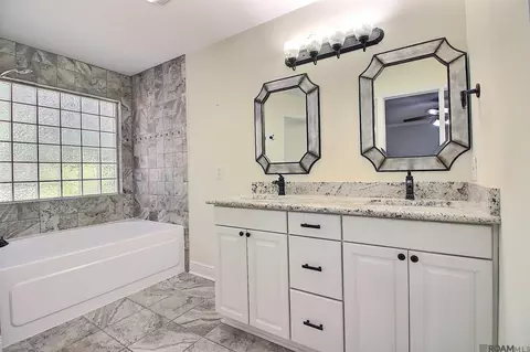 Bath - 12620 Ina Dr, Walker, LA 70785 photo 1 of 3