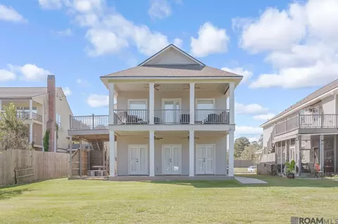 11182 River Highlands Dr # 10A, Saint Amant, LA 70774