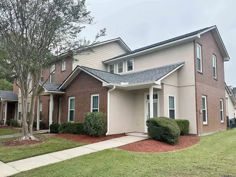 9932 Smithfield Ct, Baton Rouge, LA 70810