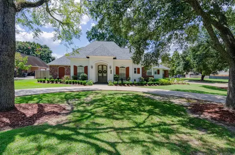 17119 W Swamp Rd, Prairieville, LA 70769