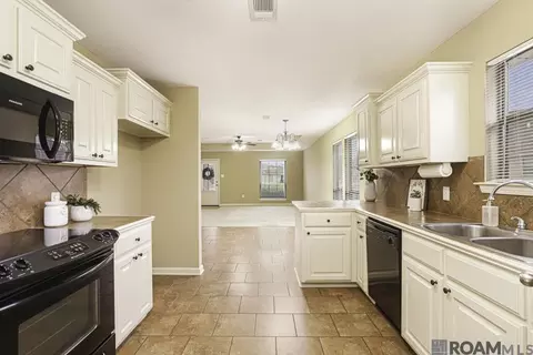 Kitchen - 12231 Greenbriar Dr, Walker, LA 70785 photo 1 of 1