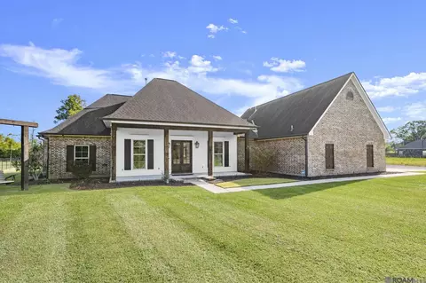 38059 Osten Beard Rd, Darrow, LA 70725