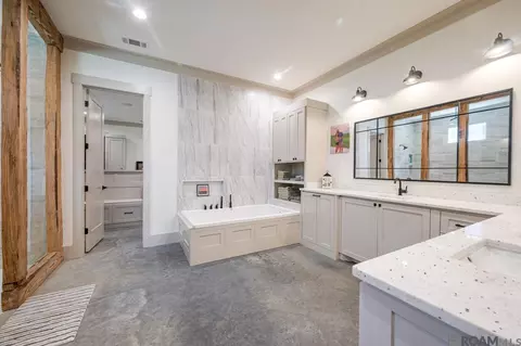 Bath - 36211 Weiss Rd, Walker, LA 70785 photo 1 of 6