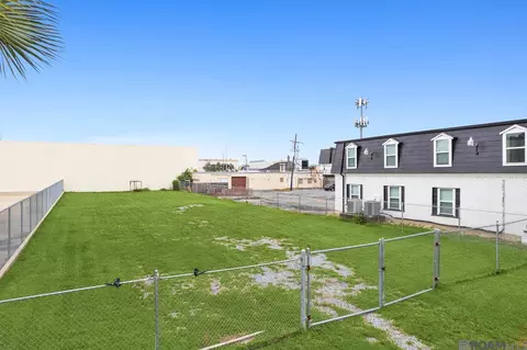 Edenborn Ave, Metairie, LA 70002