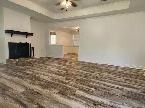 Living - 32873 Duff Rd, Walker, LA 70785 photo 1 of 3