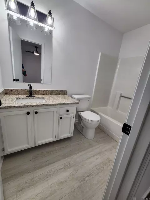 Bath - 32873 Duff Rd, Walker, LA 70785 photo 1 of 3
