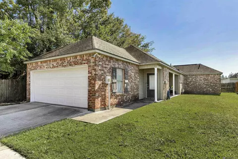 15084 Banff Ct, Baton Rouge, LA 70819