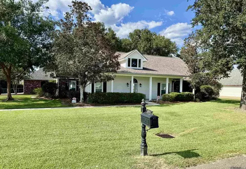 26213 Whispering Pines Ave, Denham Springs, LA 70726