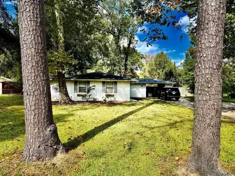 9823 S Riveroaks Dr, Baton Rouge, LA 70815