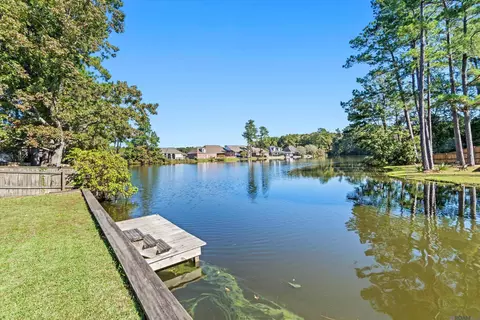 27776 Lakeshore Dr, Walker, LA 70785