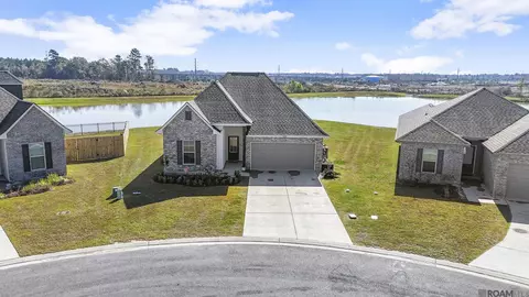 9698 Muncy Ln, Denham Springs, LA 70726