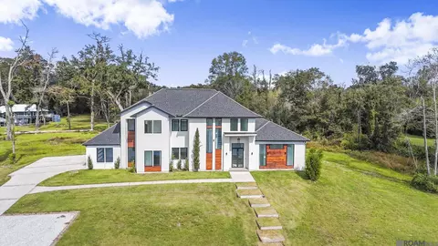 9825 Fawn View Dr, Baton Rouge, LA 70817
