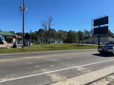 27370 Walker South Rd, Walker, LA 70785