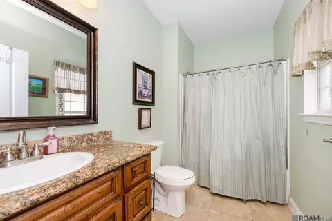 Bath - 181 Boutte Estates Dr, Boutte, LA 70039 photo 2 of 2