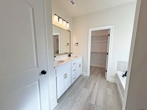 Bath - 4958 Trinity Dr, Addis, LA 70710 photo 2 of 3