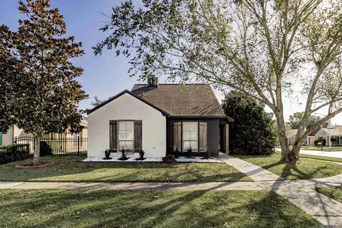 3755 Merritt Anne Dr, Baton Rouge, LA 70816