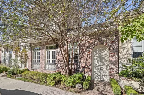 2207 Perkins Ln, Baton Rouge, LA 70808