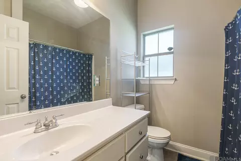 Bath - 12722 Darby Dr, Walker, LA 70785 photo 3 of 3