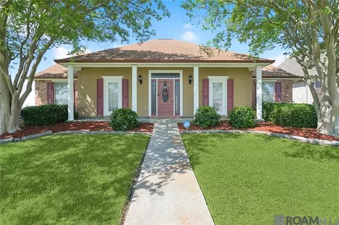 427 Moonraker Dr, Slidell, LA 70458 photo 1