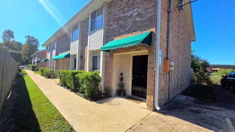 919 W Rothland St # 5B, Gonzales, LA 70737