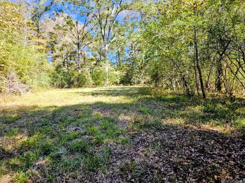 9887 Tunica Trce, Saint Francisville, LA 70775