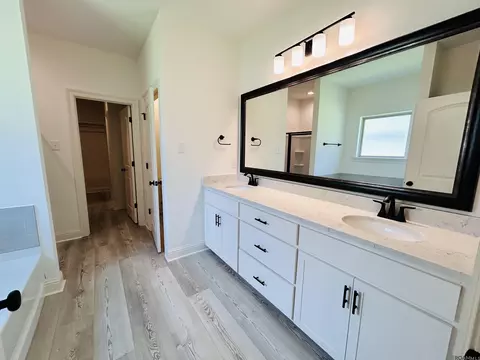 Bath - 4966 Trinity Dr, Addis, LA 70710 photo 2 of 4