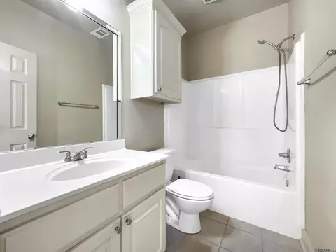 Bath - 12781 Landon Dr, Walker, LA 70785 photo 1 of 2