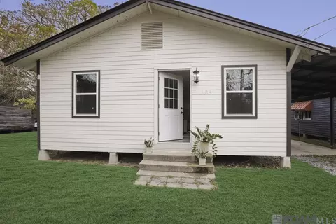 404 W New River Rd, Gonzales, LA 70737