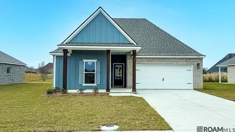 7033 Brook Hollow Dr, Zachary, LA 70791