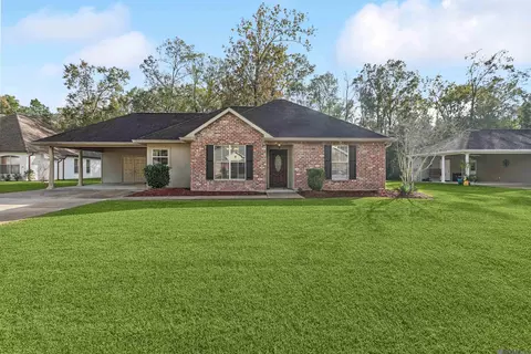 18526 S Brookfield Dr, Ponchatoula, LA 70454