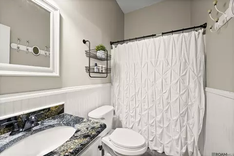 Bath - 12331 Oak Fields Dr, Geismar, LA 70734 photo 4 of 4