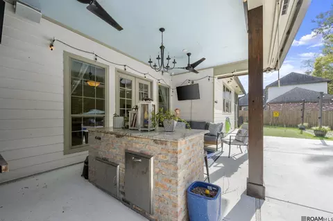 Exterior - 12331 Oak Fields Dr, Geismar, LA 70734 photo 8 of 13