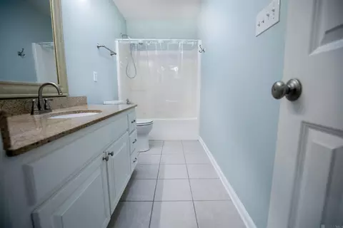 Bath - 12501 Hidden Ridge Dr, Walker, LA 70785 photo 1 of 4