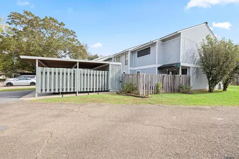 16 Phlox Dr, Lafayette, LA 70507