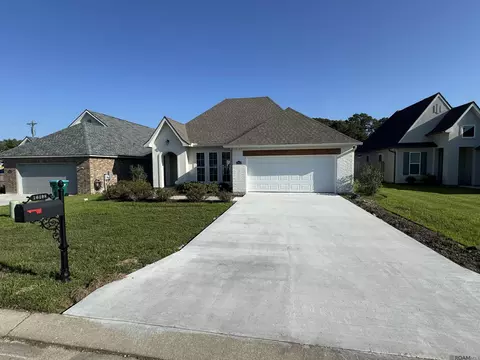 10408 Highland Lakes Dr, Denham Springs, LA 70726