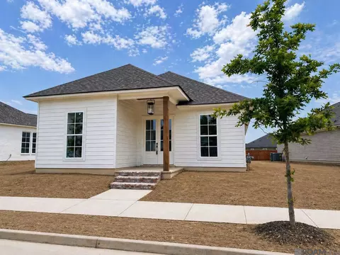 4063 Memorial Sq, Zachary, LA 70791